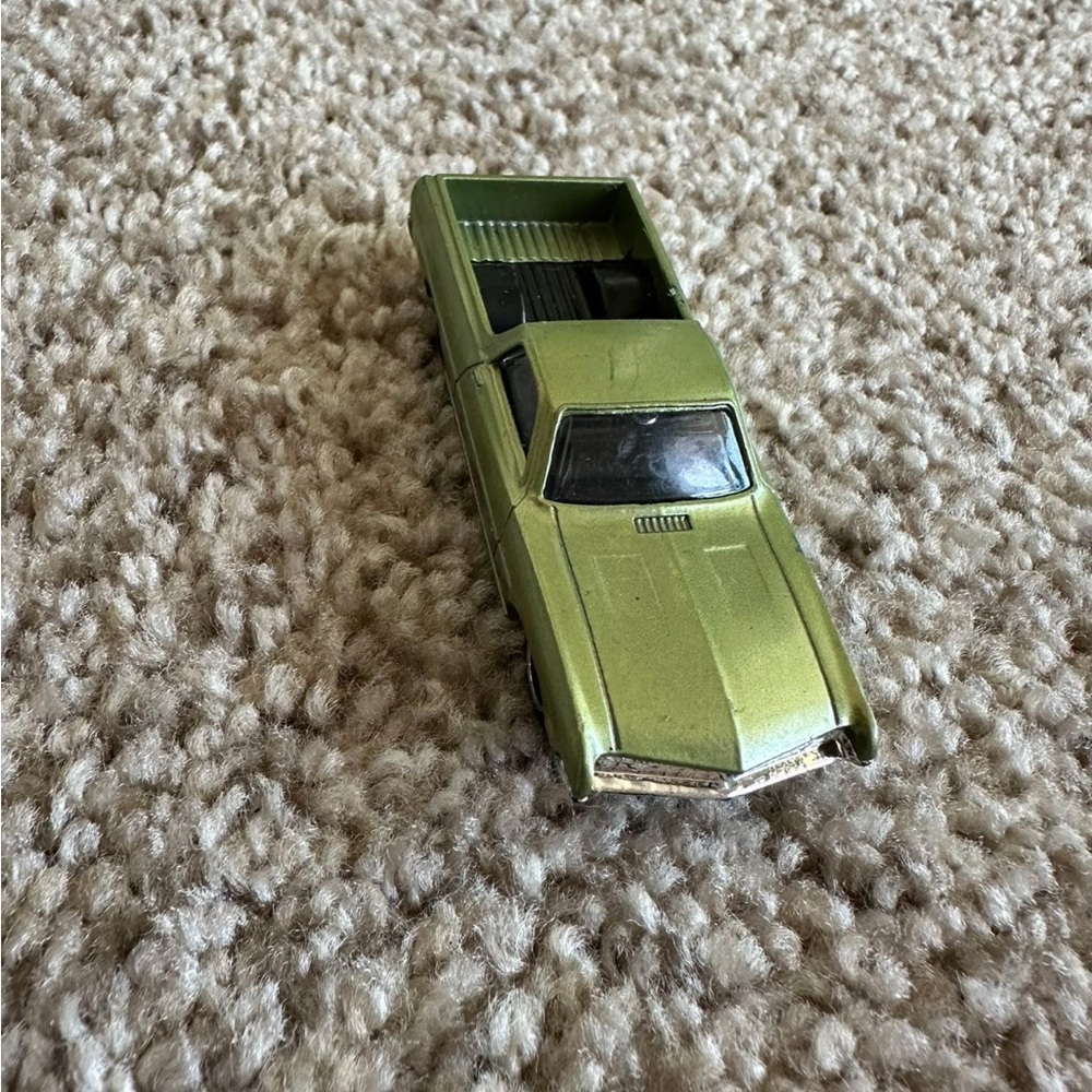 Matchbox 1970 Ford Ranchero-Green Short Card Collector Miniature